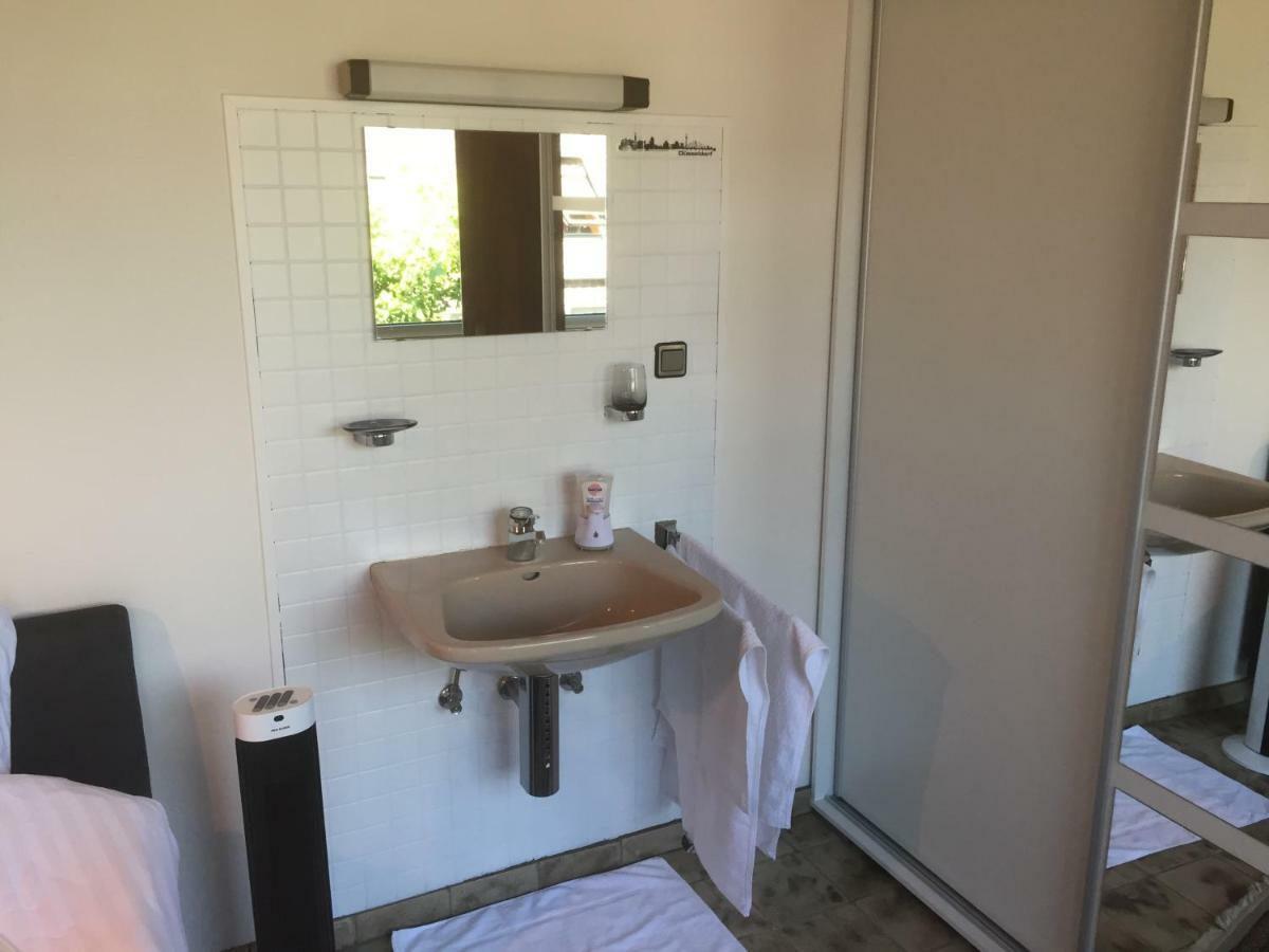 Duesseldorfer Privatzimmer Zewnętrze zdjęcie